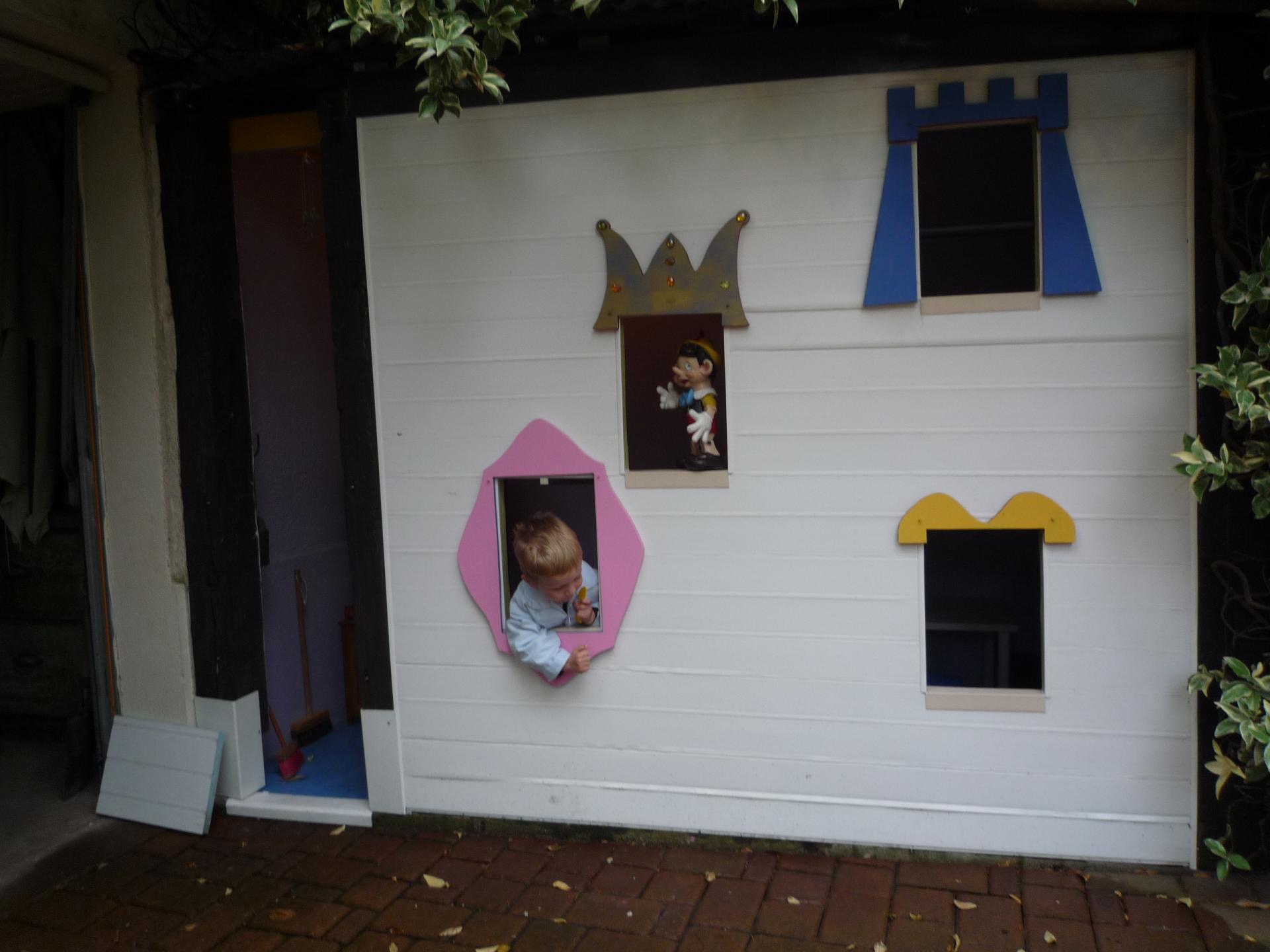 jeux d'enfants dans le jardin